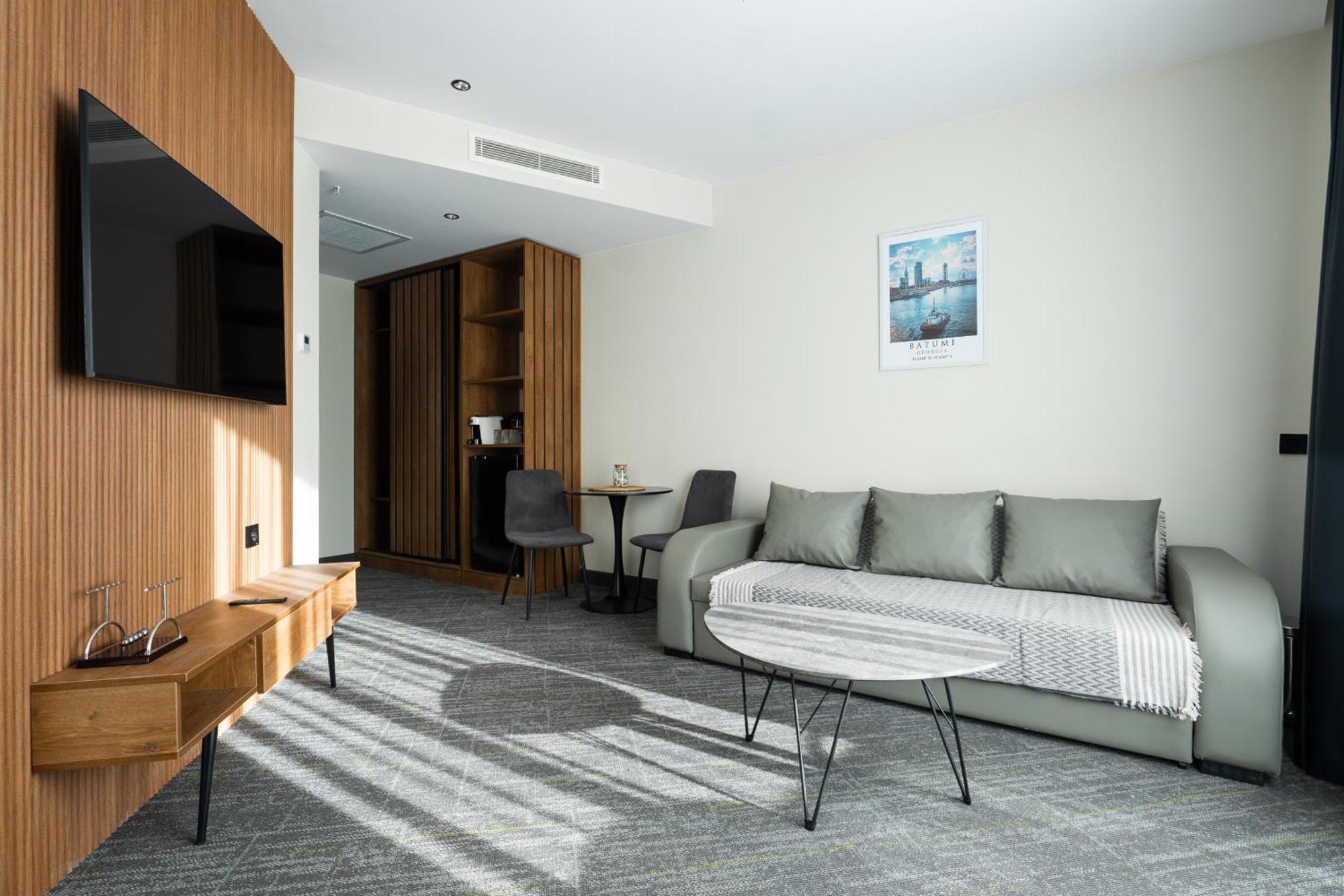 Nova Luxe Hotel & Residences باتومي المظهر الخارجي الصورة