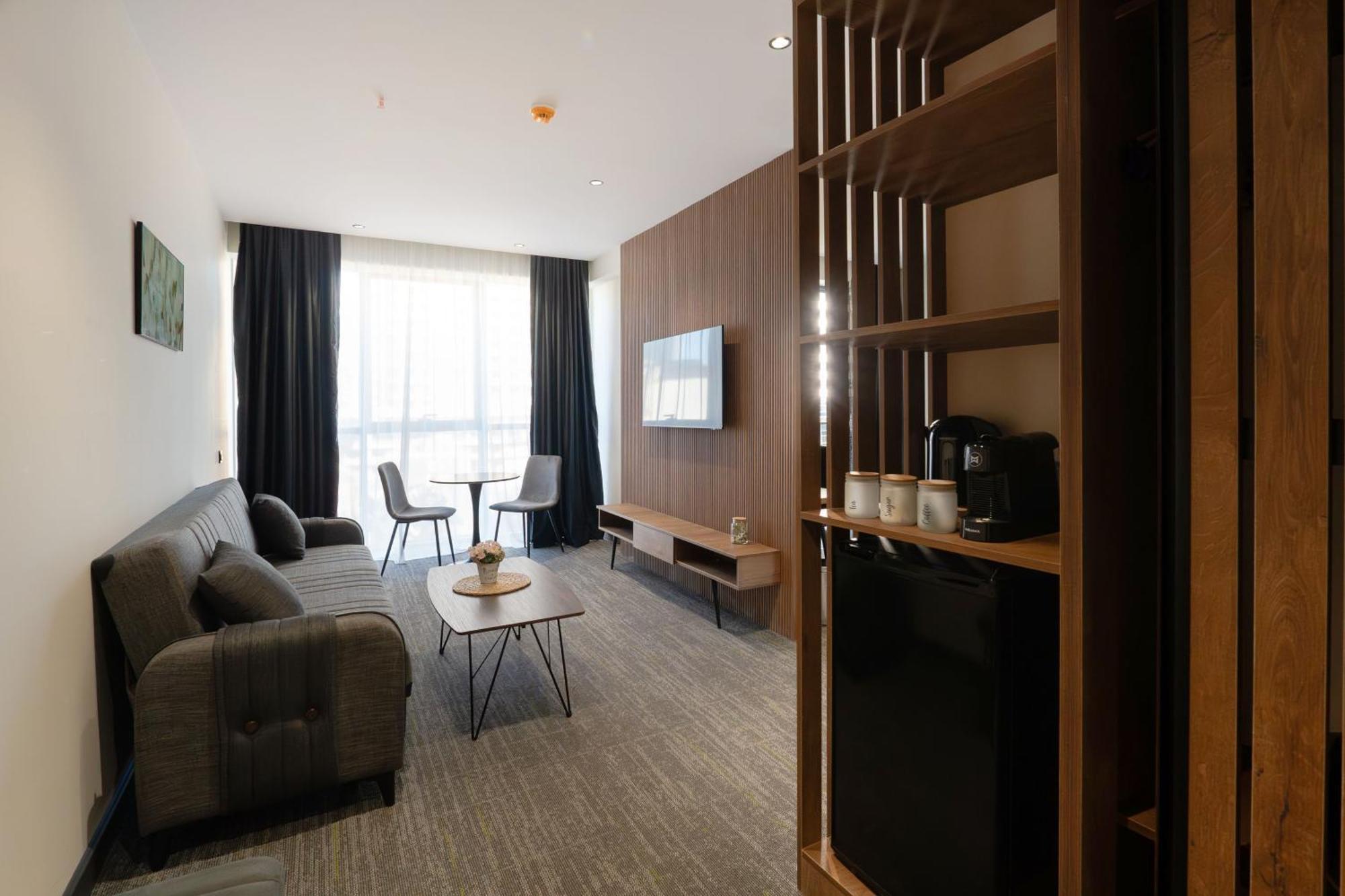 Nova Luxe Hotel & Residences باتومي الغرفة الصورة