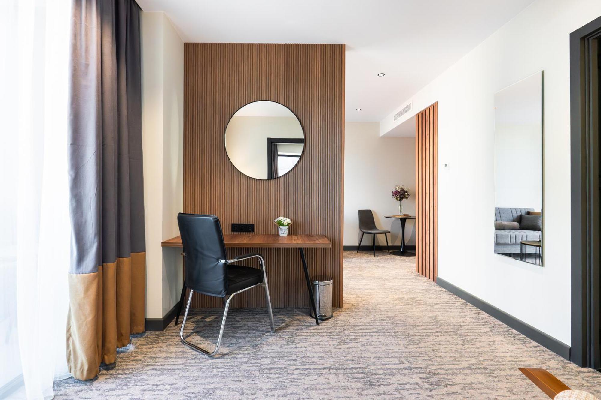 Nova Luxe Hotel & Residences باتومي المظهر الخارجي الصورة